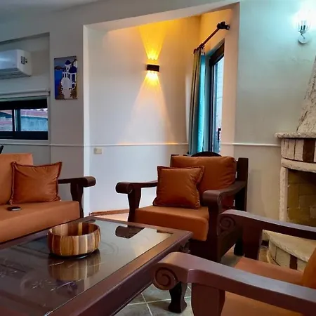 Kalkan Seaside Sharing Pool For 4 People 아파트