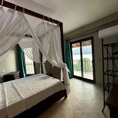 Kalkan Seaside Sharing Pool For 4 People Апартаменты